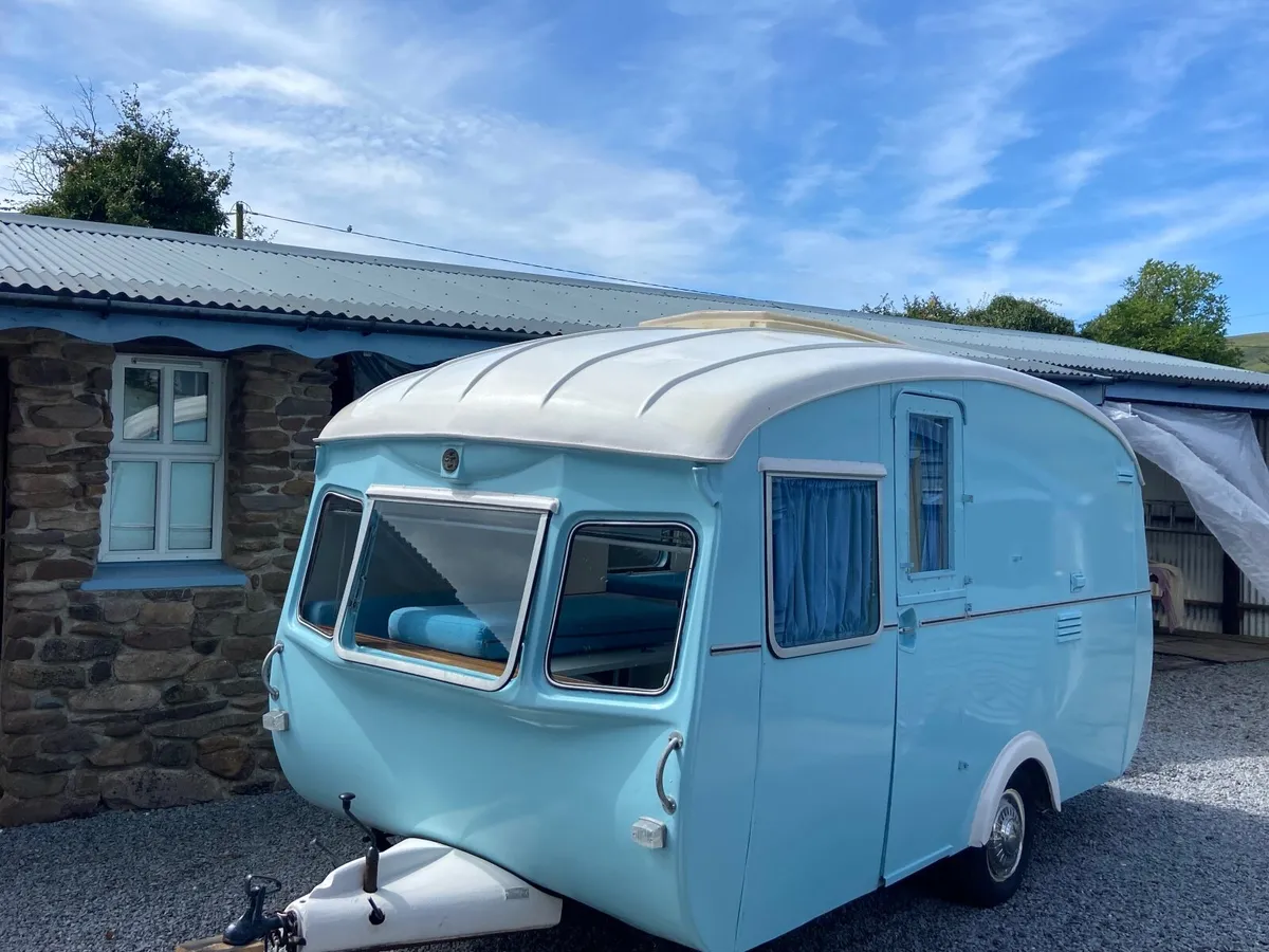 Vintage  Cheltenham Waterbuck caravan - Image 3