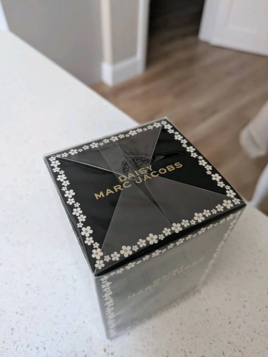 Daisy Marc Jacobs Eau de Toilette 50ml – Brand New - Image 2