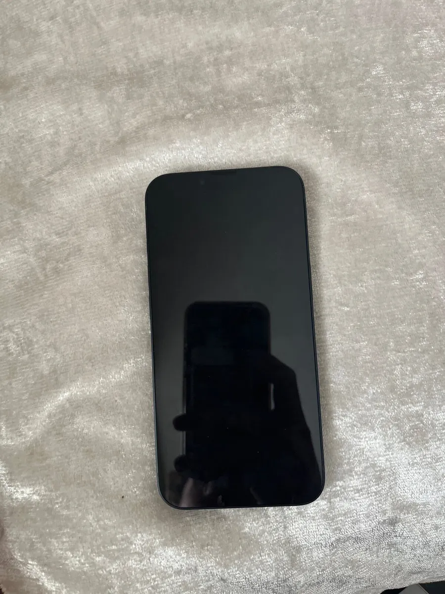 iPhone 13 - Image 1