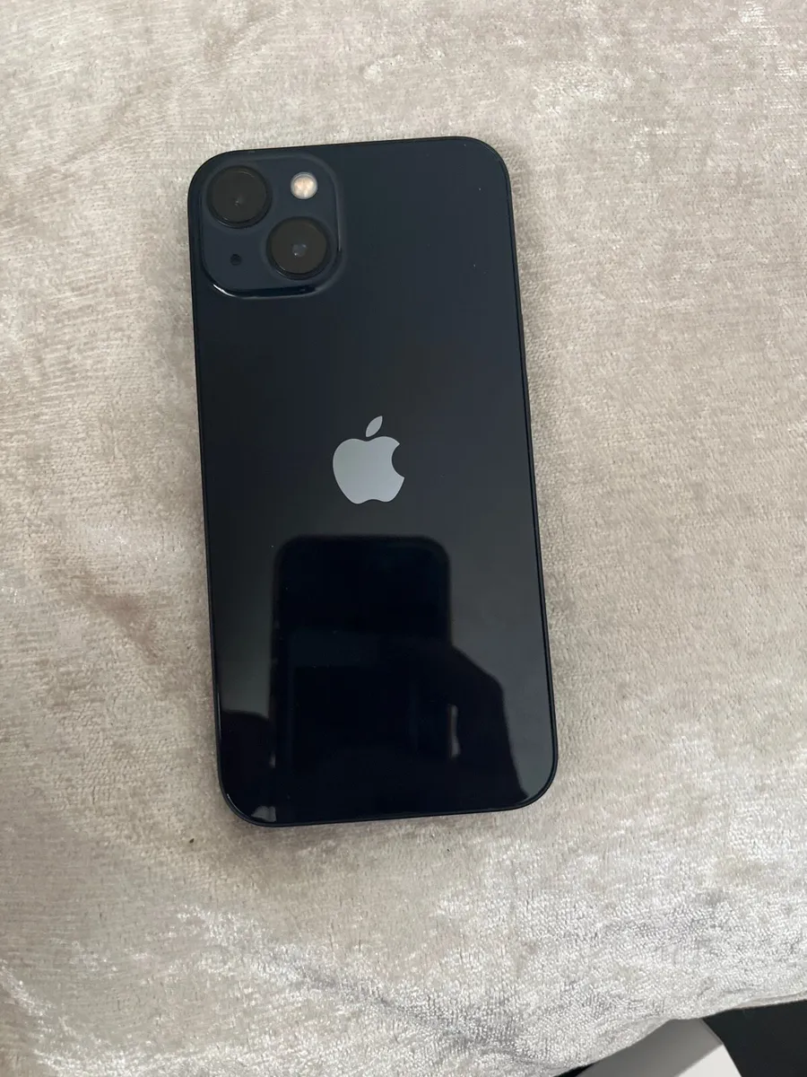 iPhone 13 - Image 2