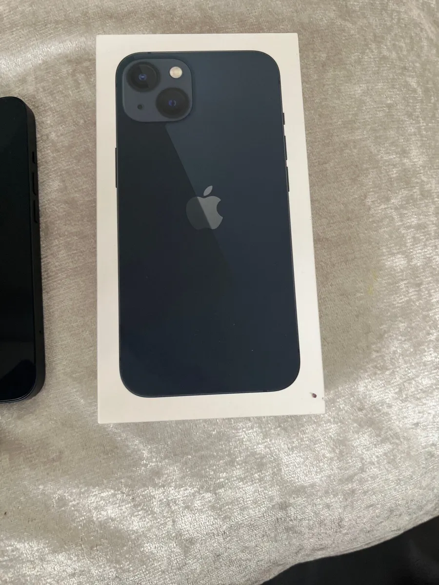 iPhone 13 - Image 3