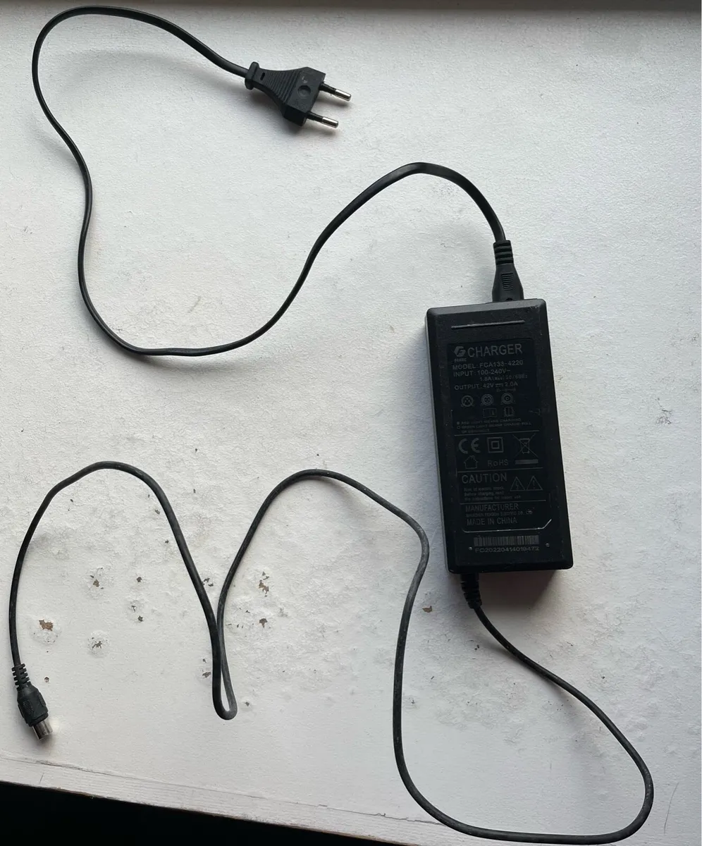 Charger 42V / 2.0A - Image 2