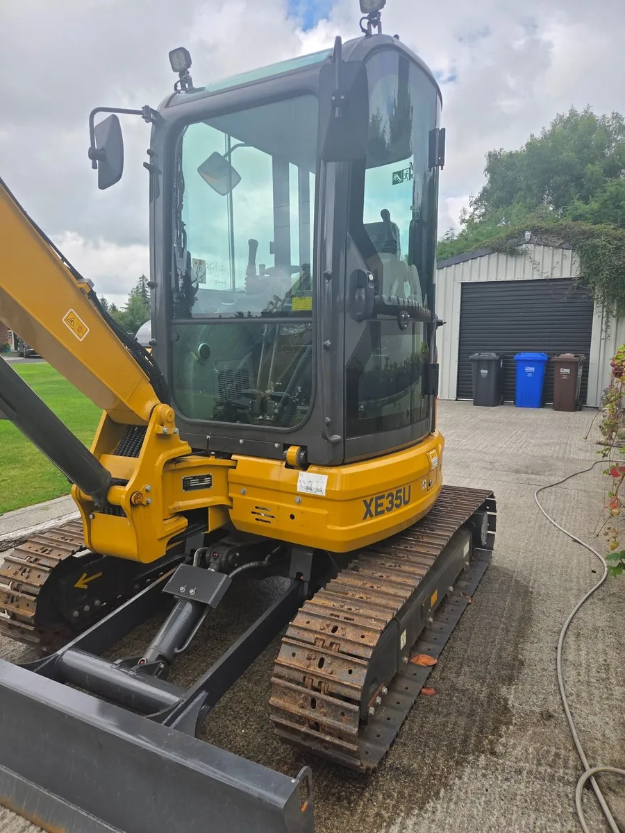 Excavator - Image 2