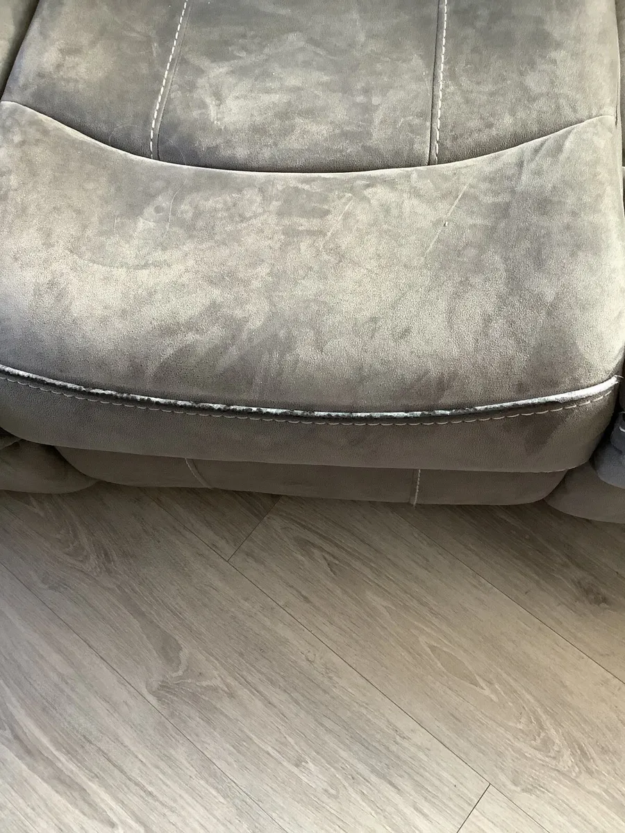 Couch - Image 4