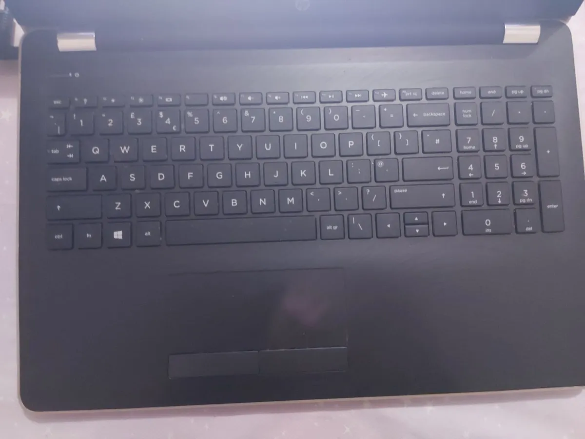 HP 15.6" Laptop, 4GB Ram, 1 TB HDD, Win 10 - Image 3