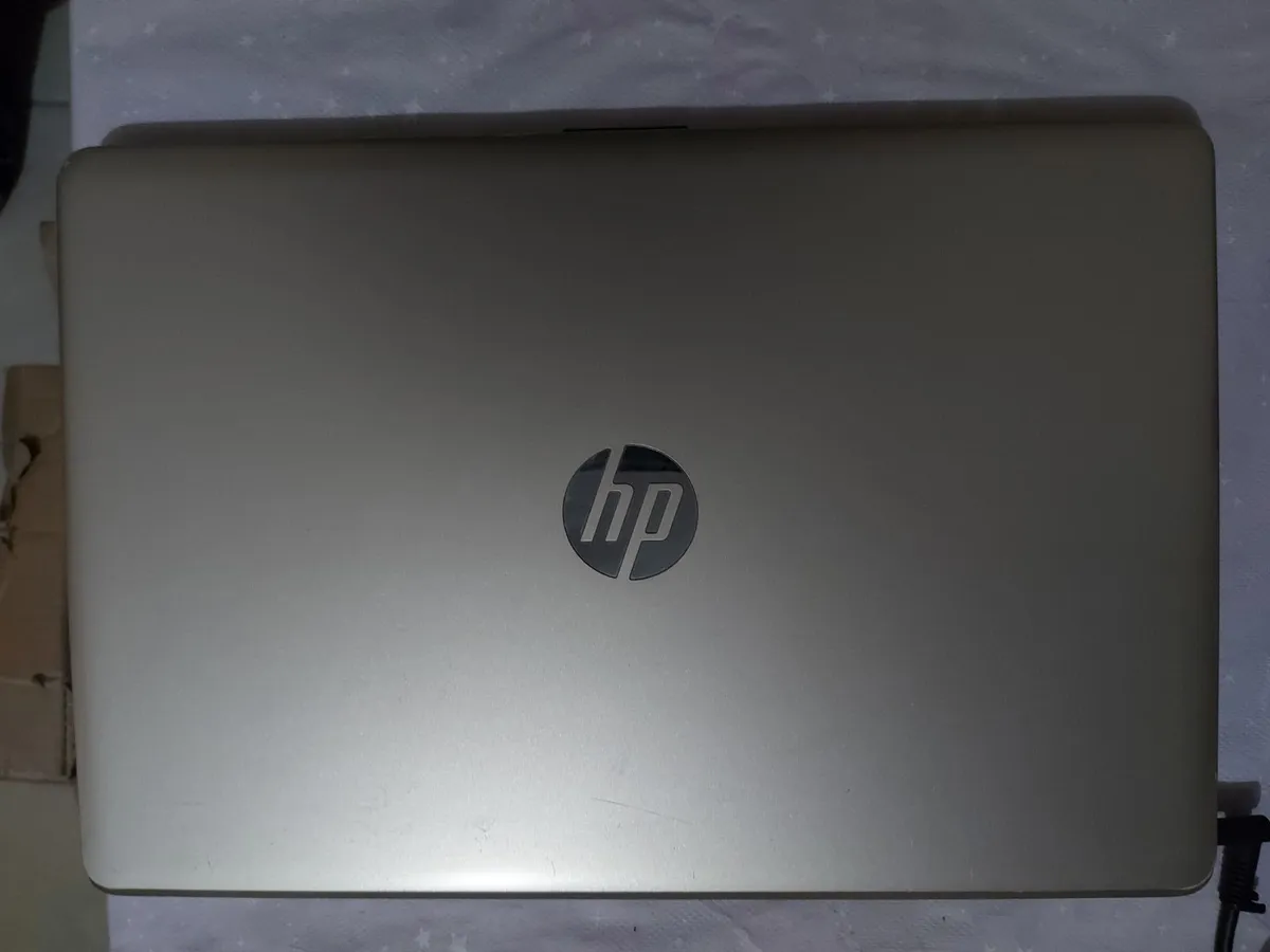 HP 15.6" Laptop, 4GB Ram, 1 TB HDD, Win 10 - Image 2
