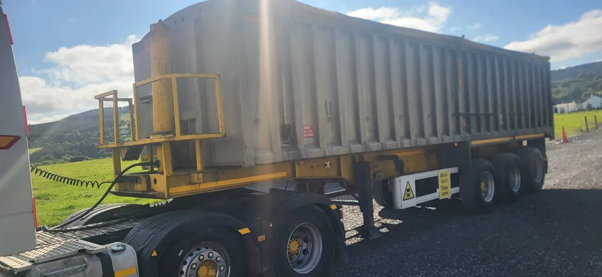 Tipping trailer - Image 2