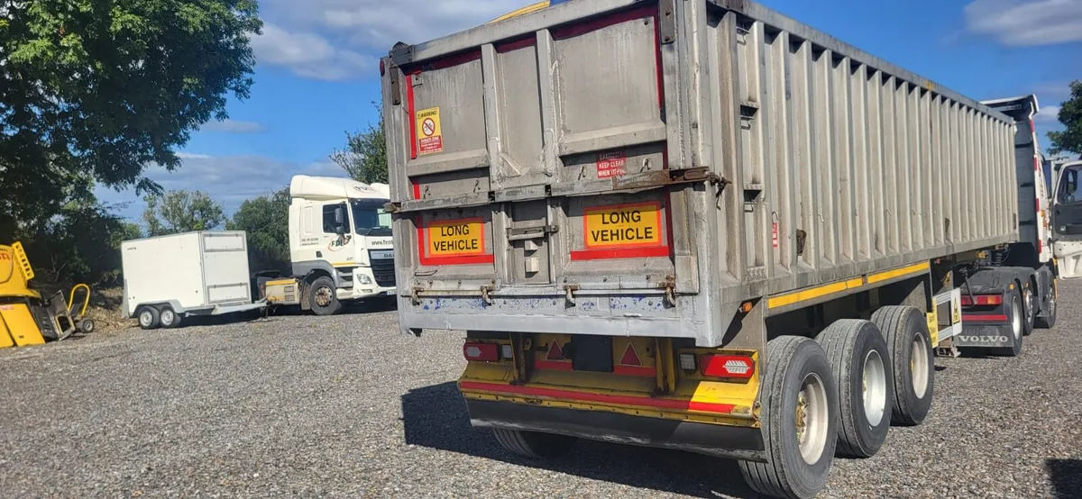 Tipping trailer - Image 3