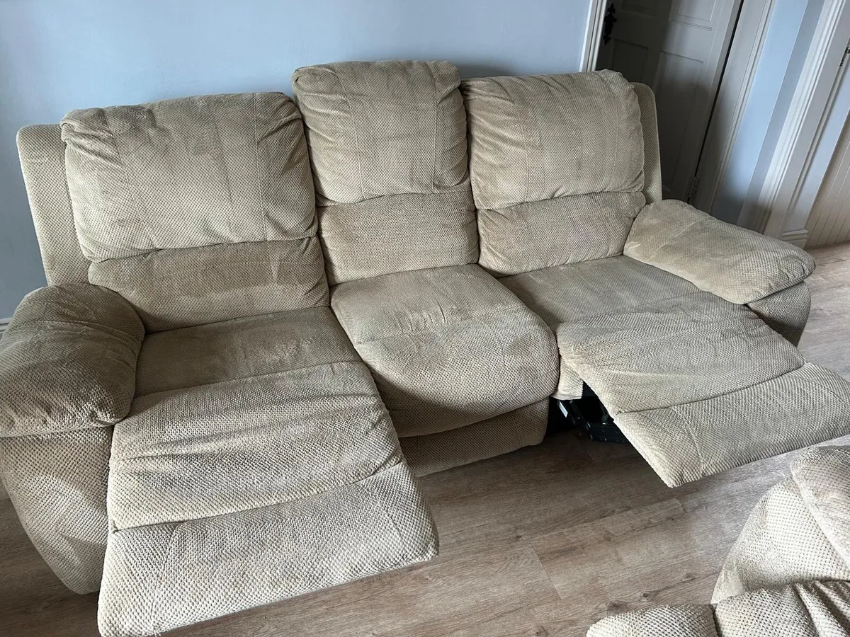 Three seater couch and two armchairs - Image 4