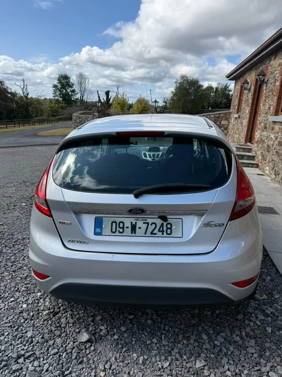 . Ford Fiesta 09 - Image 3