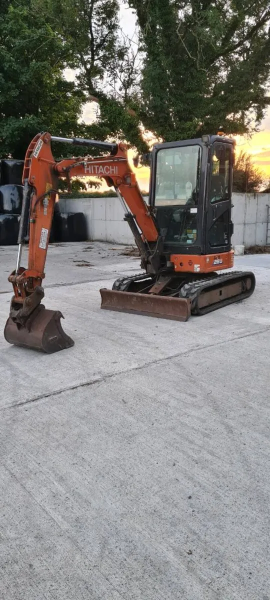 Hitachi Zx26u-6 mini digger - Image 1