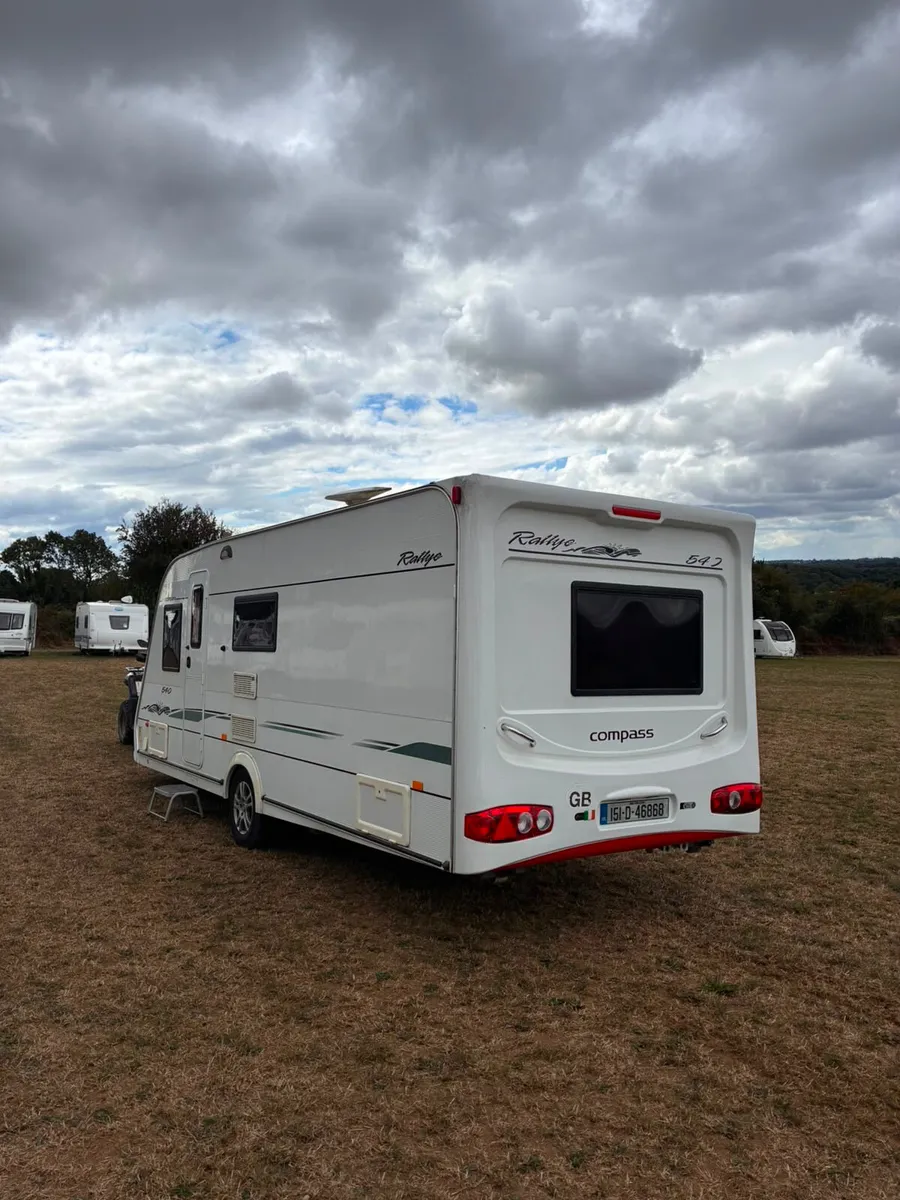 Beautiful little Fixed bed van - Image 4