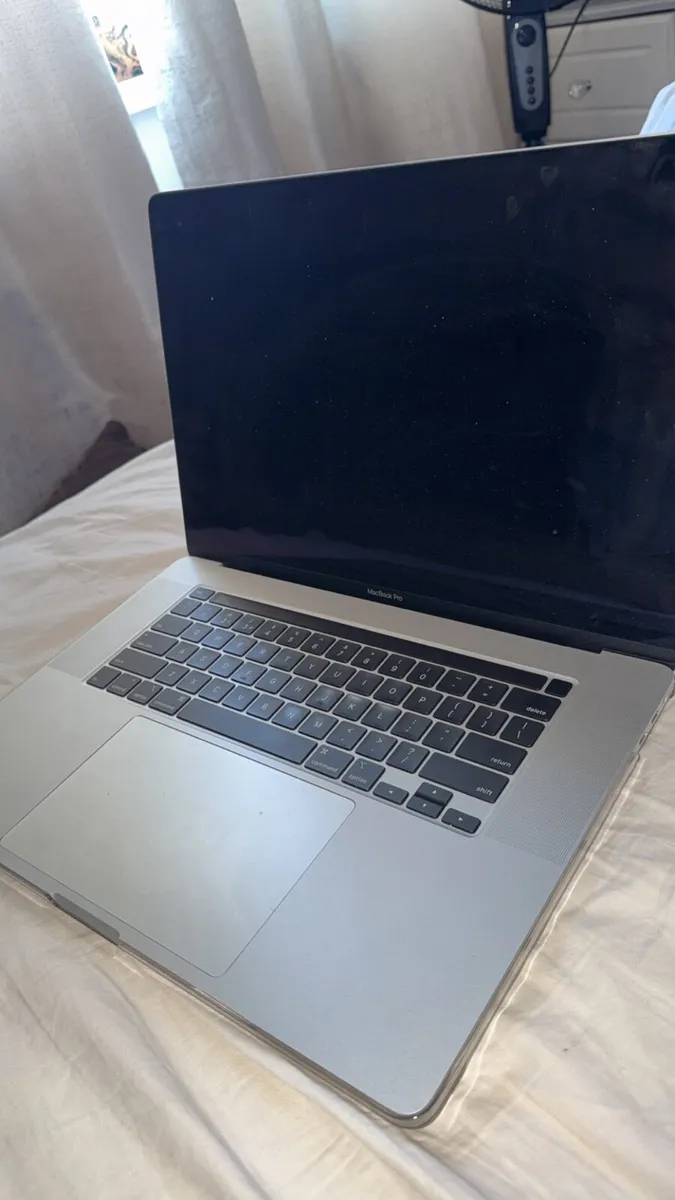 Macbook Pro 16” 2019 touchbar - Image 2