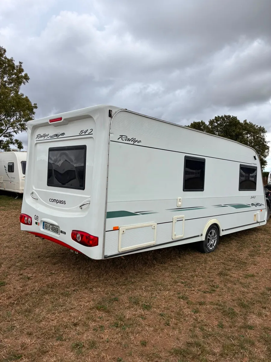 Beautiful little Fixed bed van - Image 3