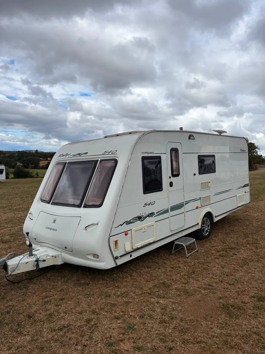 Beautiful little Fixed bed van - Image 1
