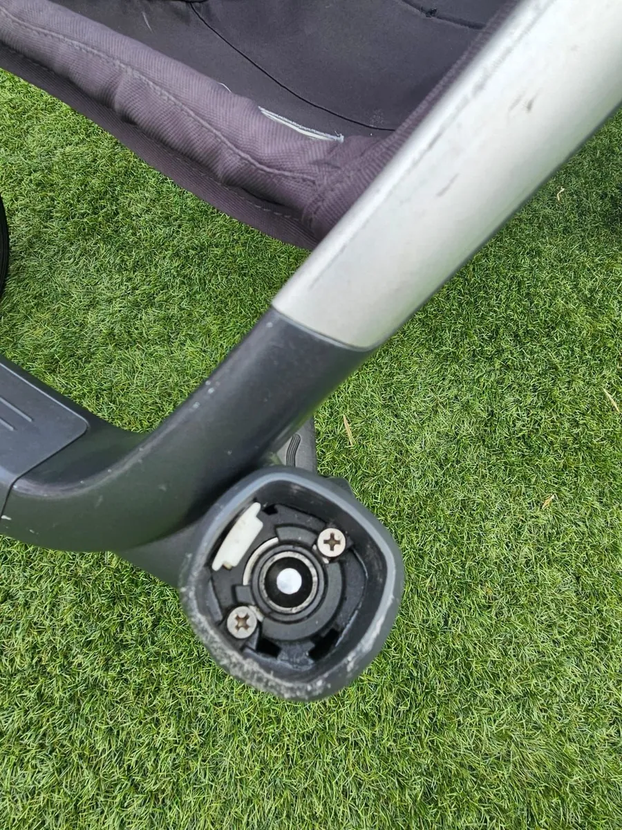 Uppababy Vista 2 Travel System - Image 2