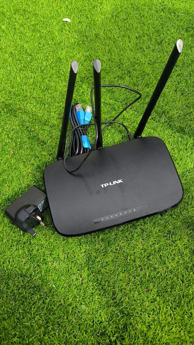 TP-Link TL-WR940N 450Mbps Wireless N Router - Image 1