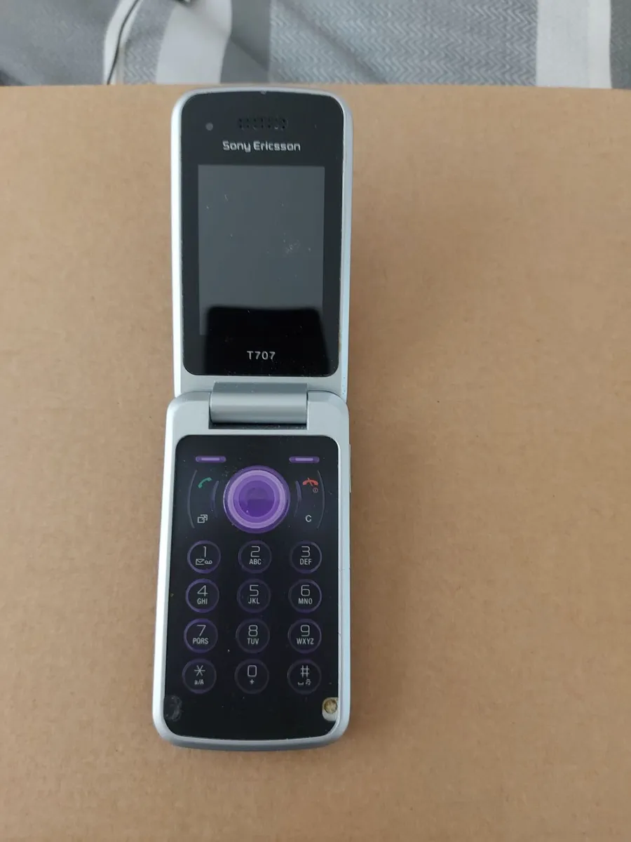 Sony Ericsson T707 Mobile Flip Phone, Open Network - Image 2
