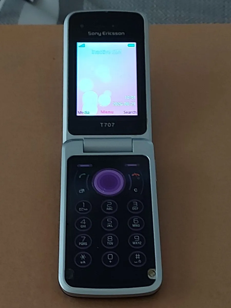 Sony Ericsson T707 Mobile Flip Phone, Open Network - Image 1