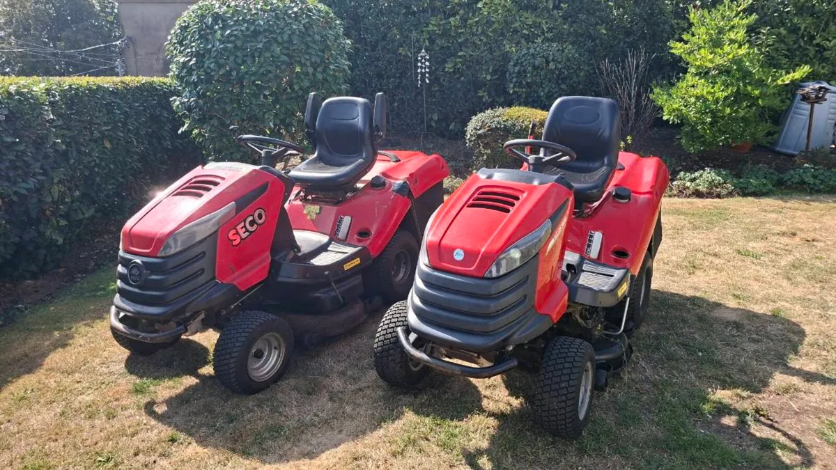 Ride -on mower. - Image 1