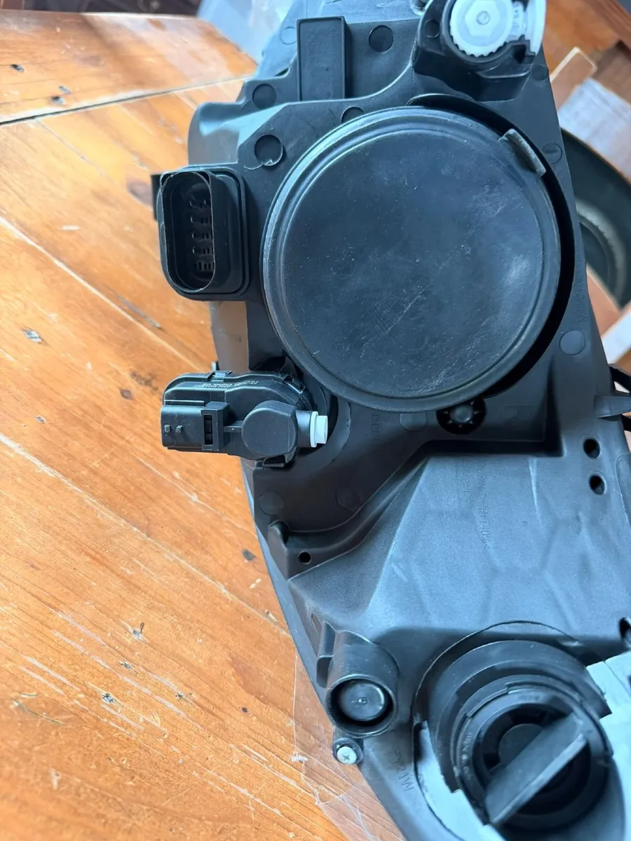 Eco sport headlight- New - Image 2