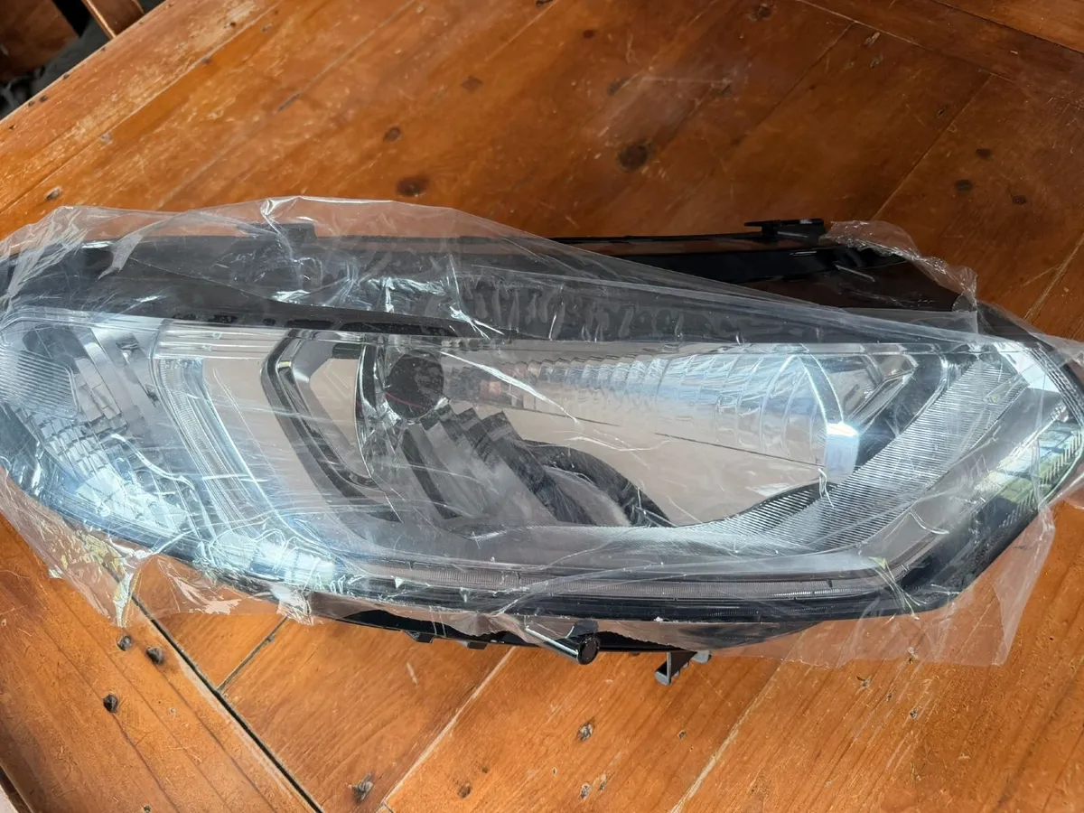 Eco sport headlight- New - Image 1