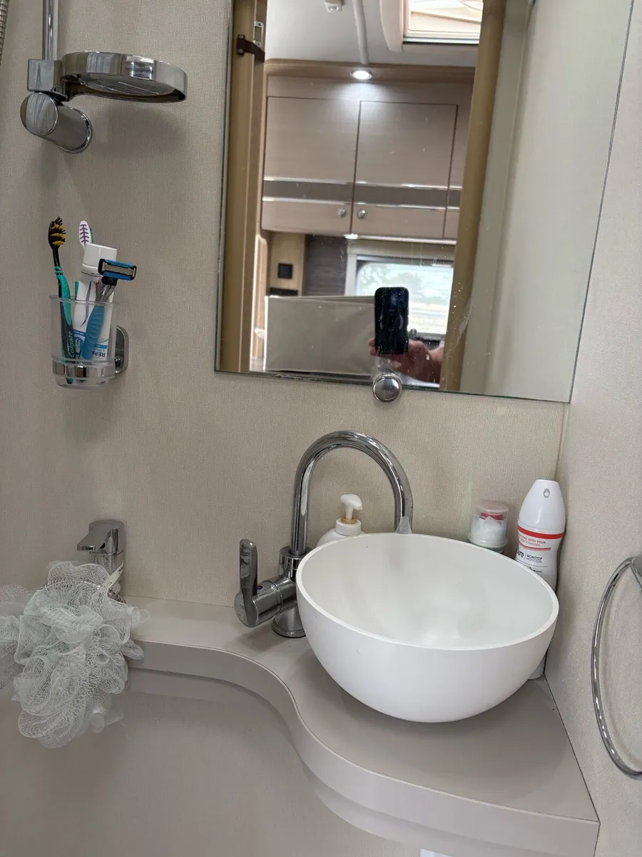 2019 elddis autoquest  exclusive edition camper - Image 4