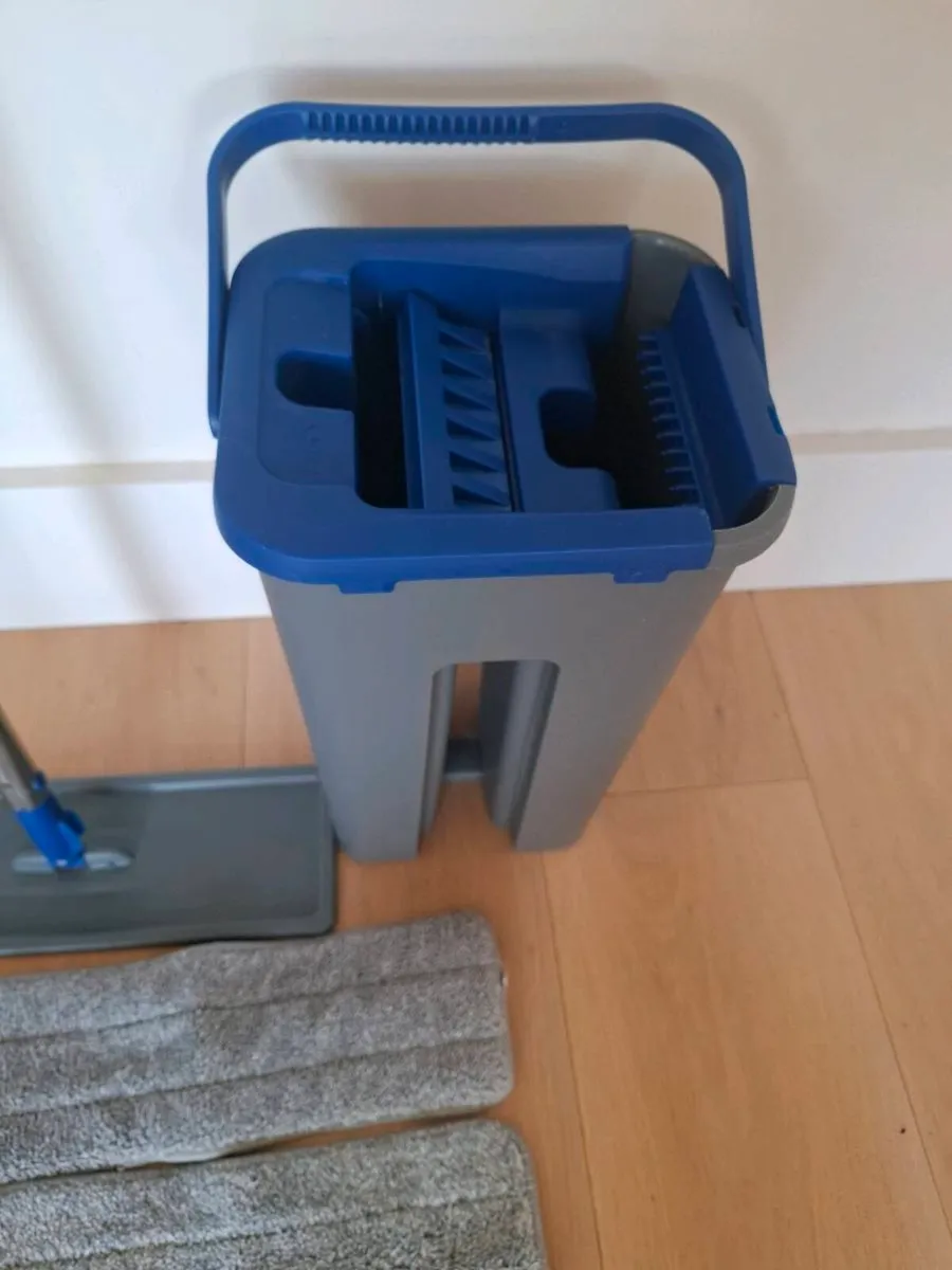 Dosco Compact Flat Mop & Bucket - Image 3