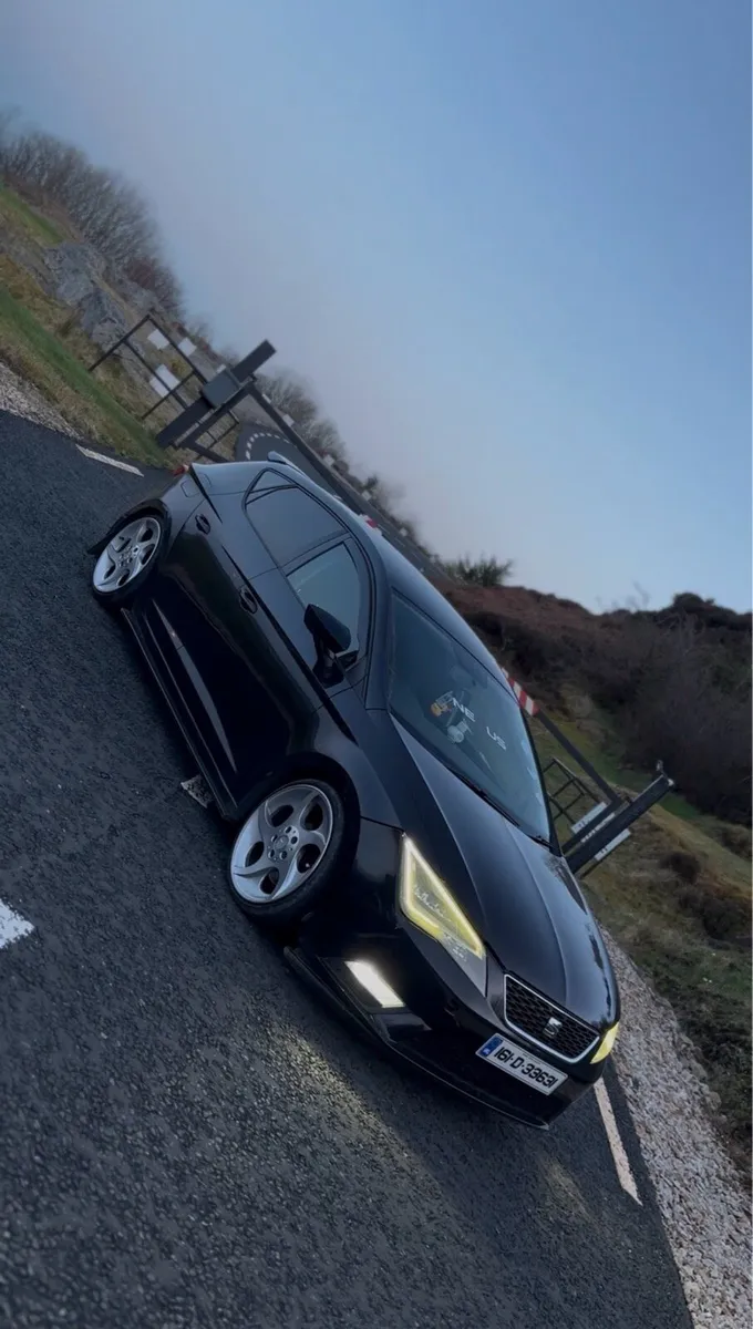 Mk3 Leon fr headlights - Image 1