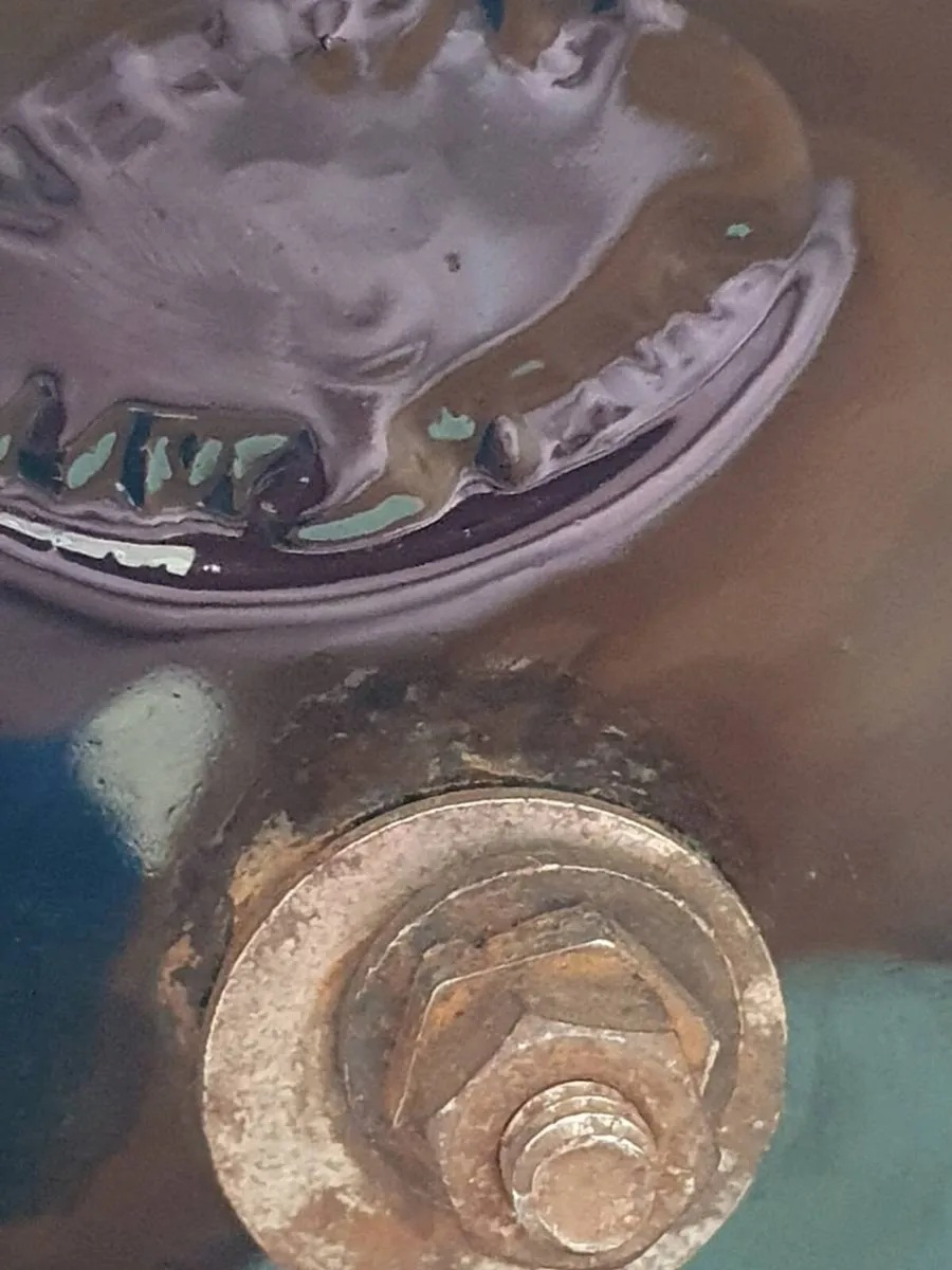Vintage old oil lamp with glass oil resevoir - Image 3