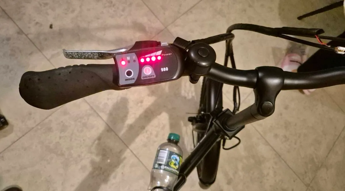ADULTS CONNECT ELECTRIC FOLDING BIKE, ONLY PROBLEM - Image 4