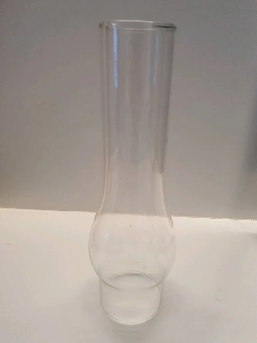 Vintage old oil lamp with glass oil resevoir - Image 4