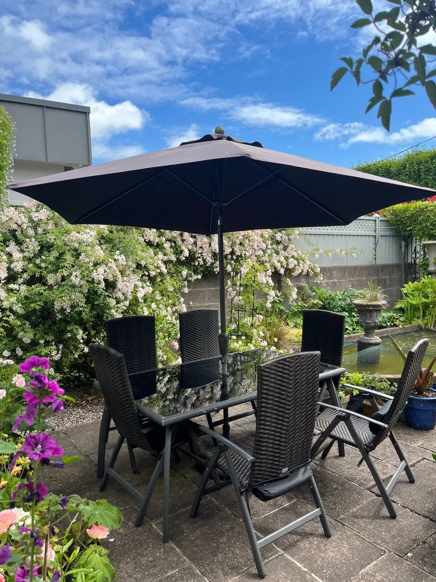 Garden furniture - Image 1