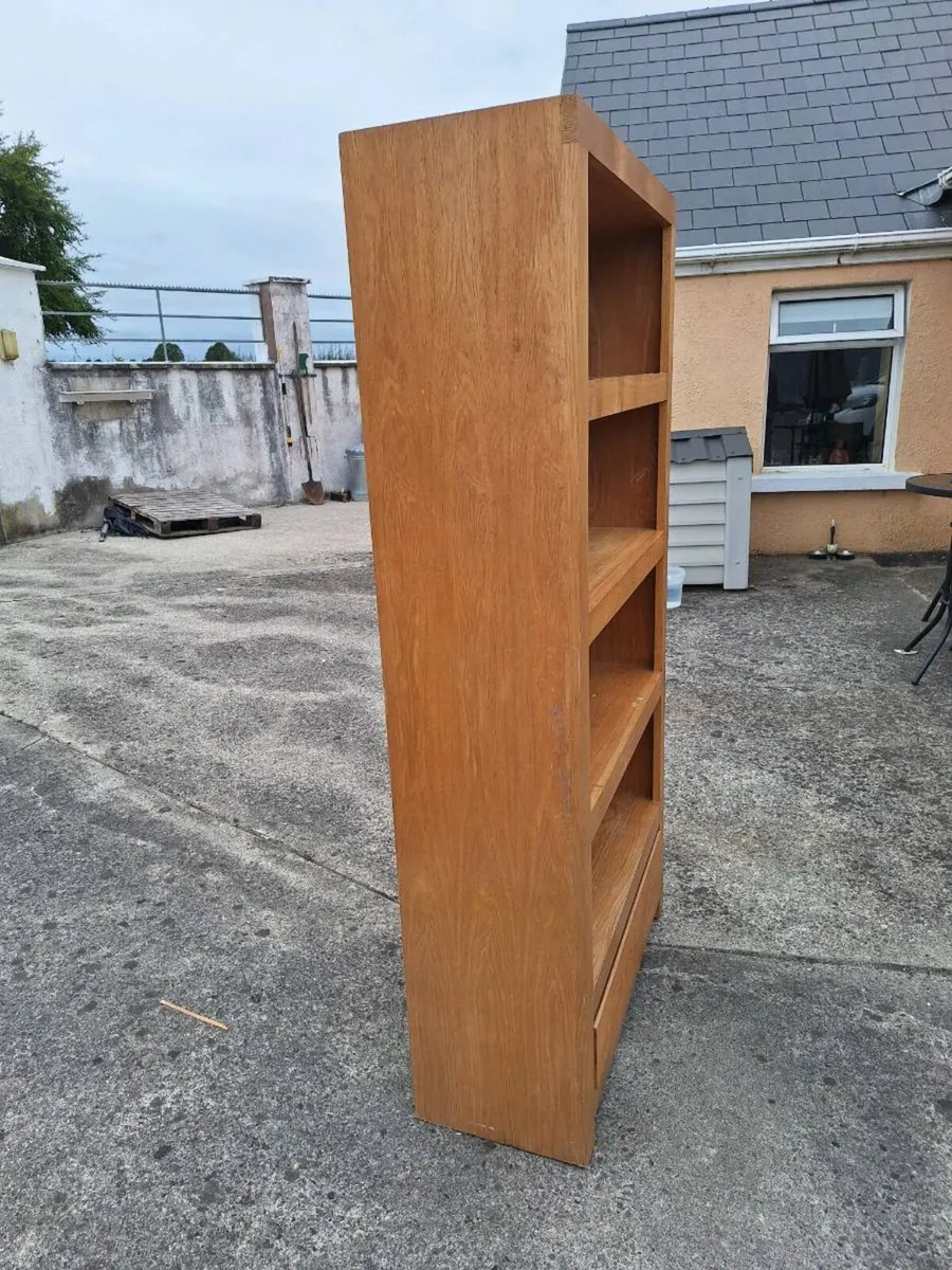 Large heavy oak bookcase - Image 4