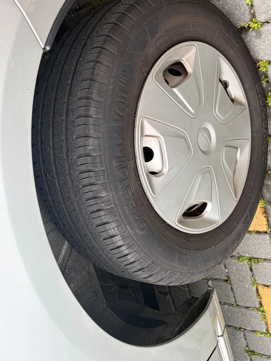Ford Transit Custom 2023 - Image 2