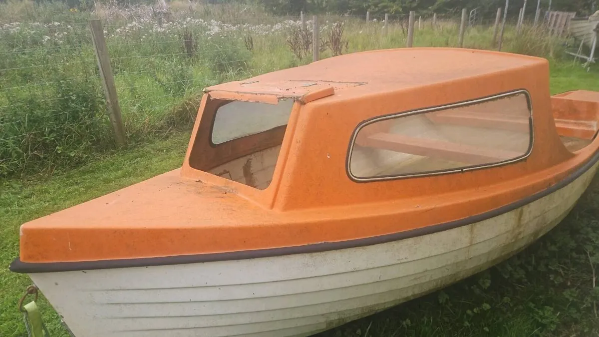 Boat project fiberglass damage - Image 1