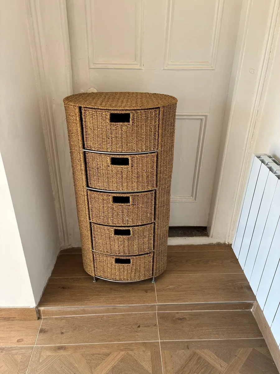 Wicker drawers storage - Image 1