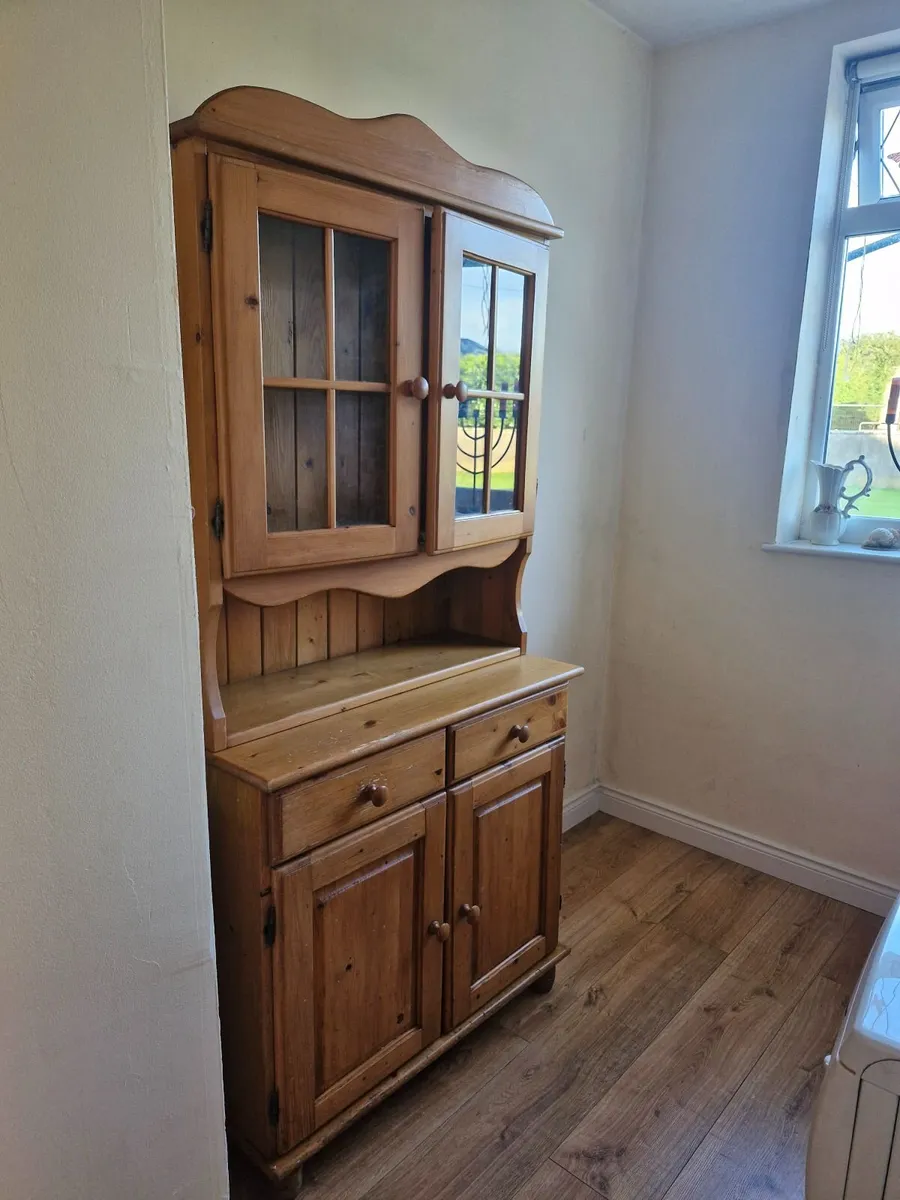 Solid Pine Kitchen Dresser /Display Cabinet – €200 - Image 3