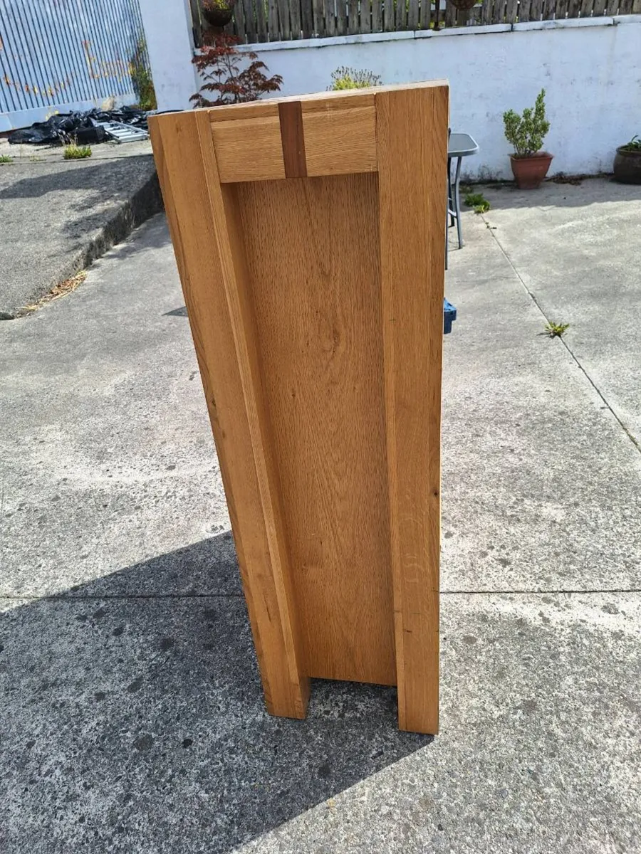 Heavy oak bookcase - Image 2