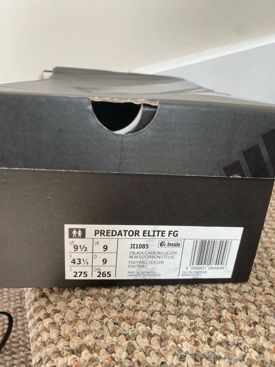 Football boots - Image 2