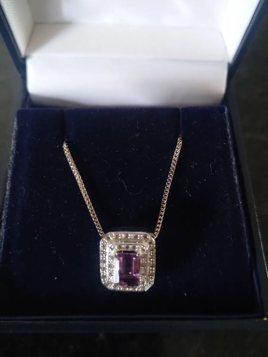 Diamond Pendant with white gold neckless - Image 1