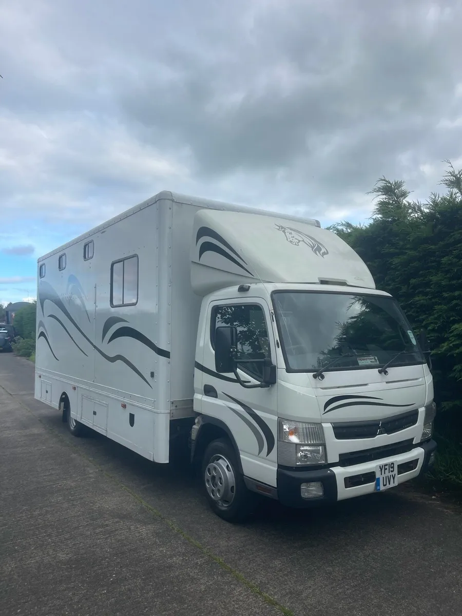 2019 7.5Ton horse lorry - Image 1