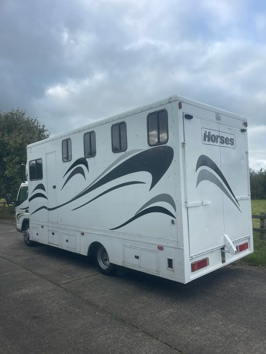 2019 7.5Ton horse lorry - Image 4