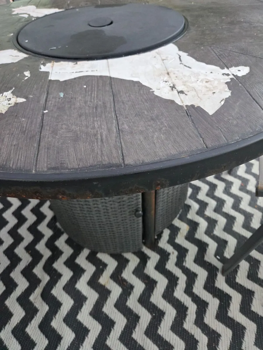 Fire pit table with Full gas included - Image 3
