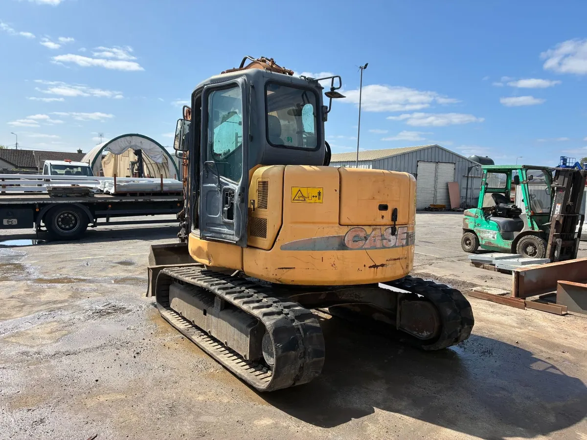 case 8 tonne excavater - Image 3