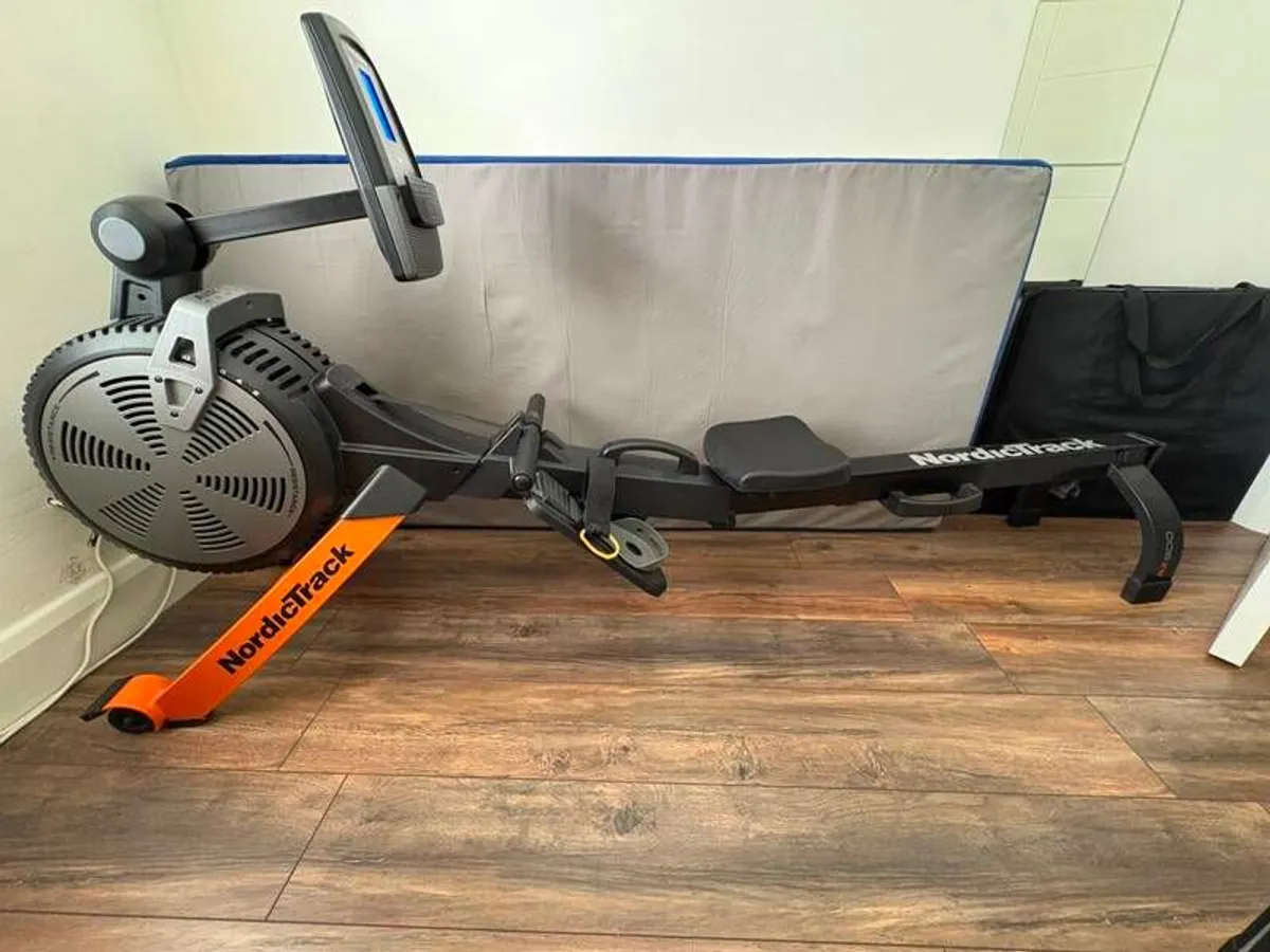 NordicTrack RX800 Foldable Rowing Machine Space Saver Excellent Condition - Image 4