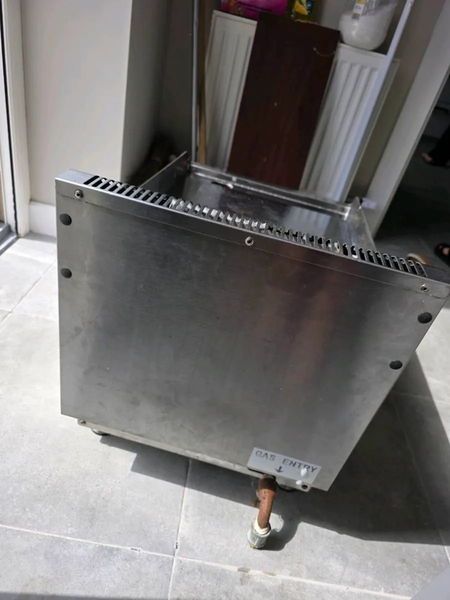 Banks Commercial Stainless Steel Gas Griddle - Image 4
