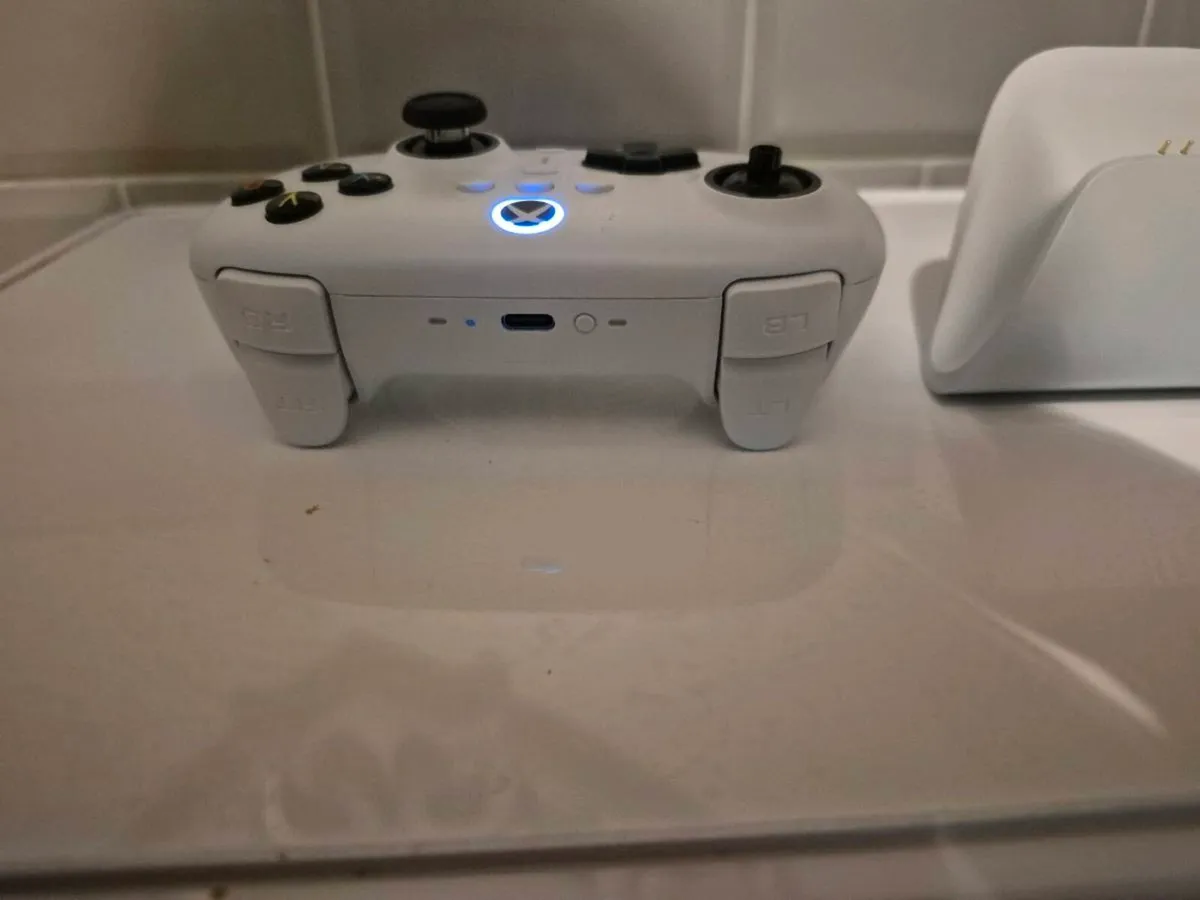 8BITDO ULTIMATE 3-MODE CONTROLLER THE BOTTOM OF TH - Image 4