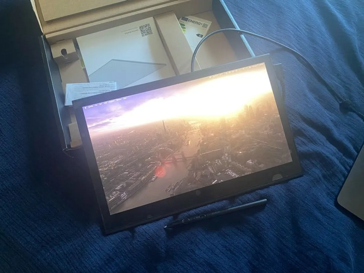 wacom 13.3 full HD OLED - Image 1