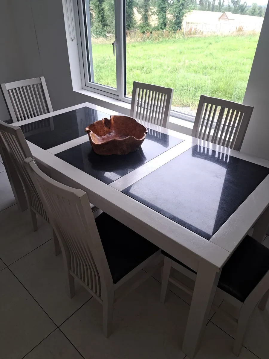 Kitchen Table and Chairs - Image 4